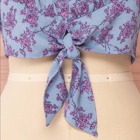 NWT Boutique 1861 Blue and Lilac Floral Crop Top w Tie Detail, size Medium - Picture 3 of 13